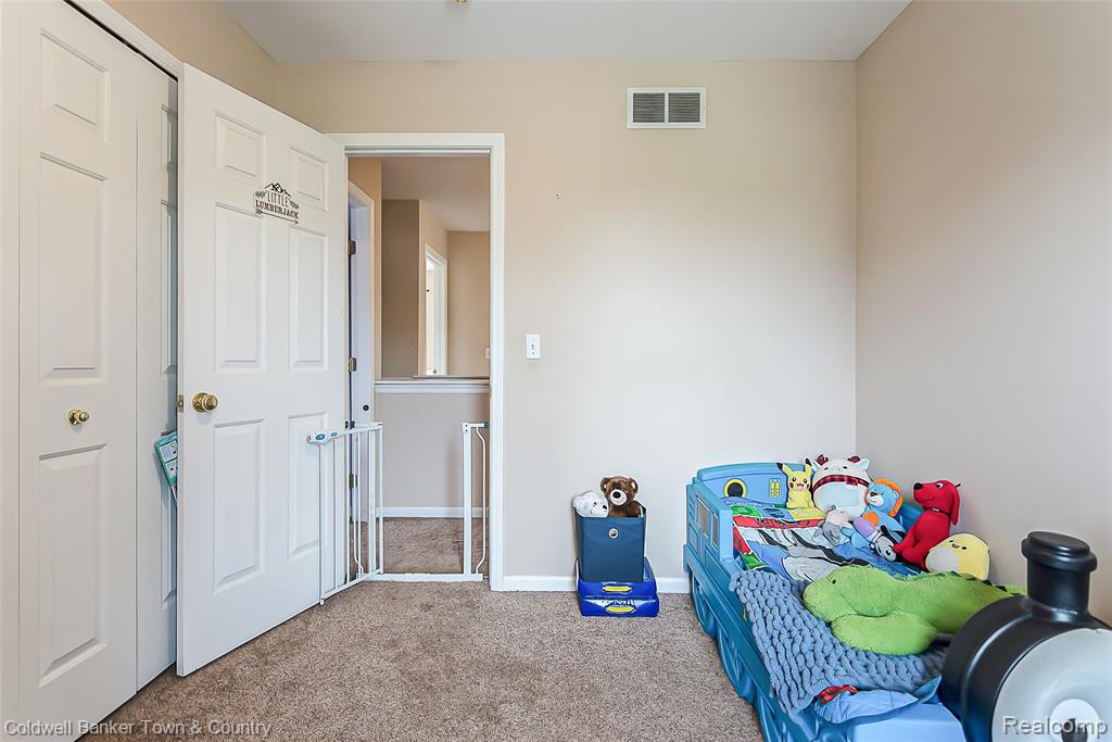 650 Christopher Street, Fowlerville, MI 48836 — Photo 24