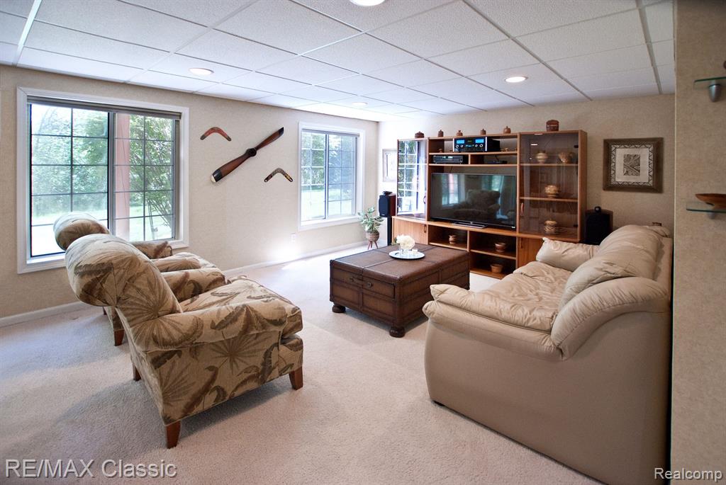 587 Winwood Circle, 20, Walled Lake, MI 48390 — Photo 26