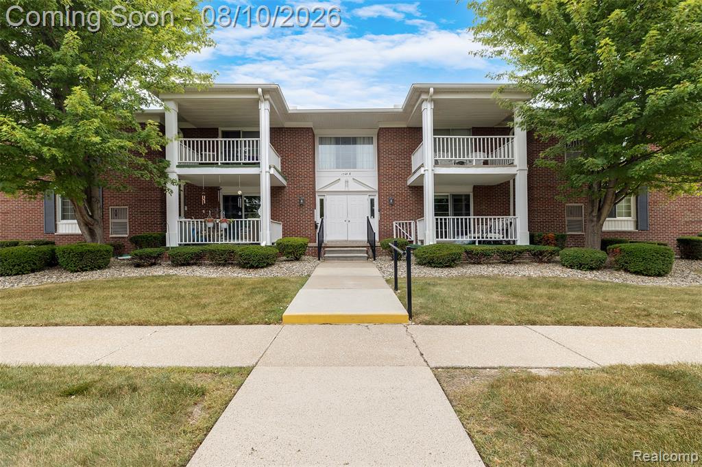 1749 Monticello Street, E3, Trenton, MI 48183