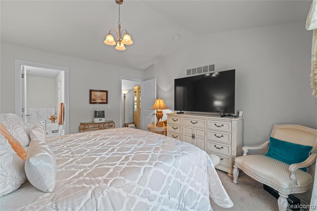 13704 Chester Court, Belleville, MI 48111 — Photo 22
