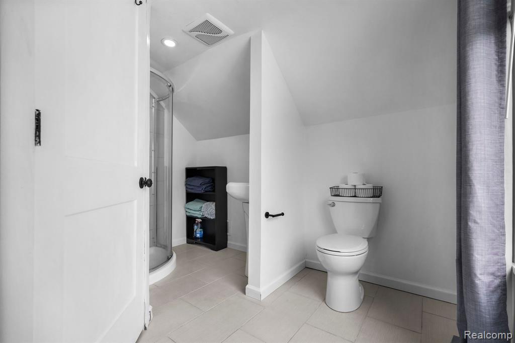 933 E ROWLAND Avenue, Madison Heights, MI 48071 — Photo 19