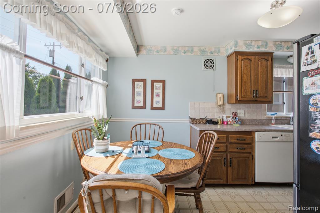 8516 Perrin Avenue, Westland, MI — Photo 27