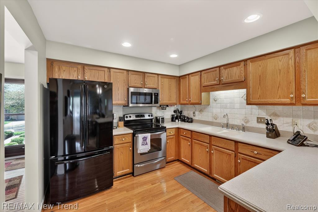4369 Kimberly Lane, Waterford, MI 48329 — Photo 9