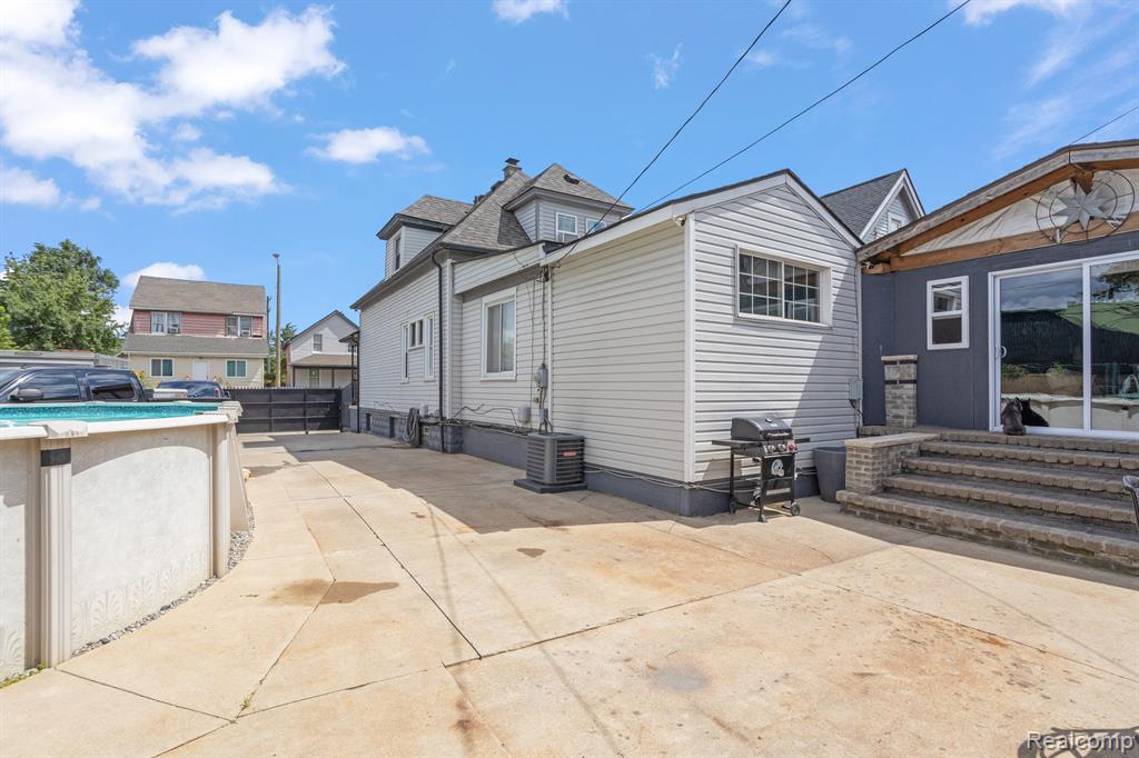 2381 CABOT Street, Detroit, MI 48209 — Photo 4