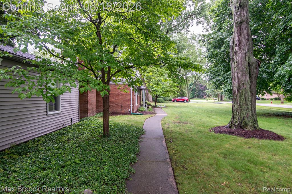 6799 E Dartmoor Road, West Bloomfield, MI — Photo 35