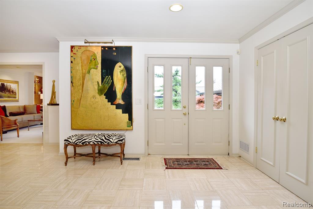 1943 PINE RIDGE Court, Bloomfield Hills, MI 48302 — Photo 4