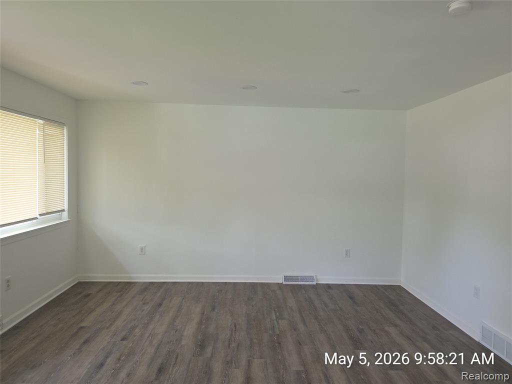 4843 KATHERINE Street, Dearborn Heights, MI 48125 — Photo 4