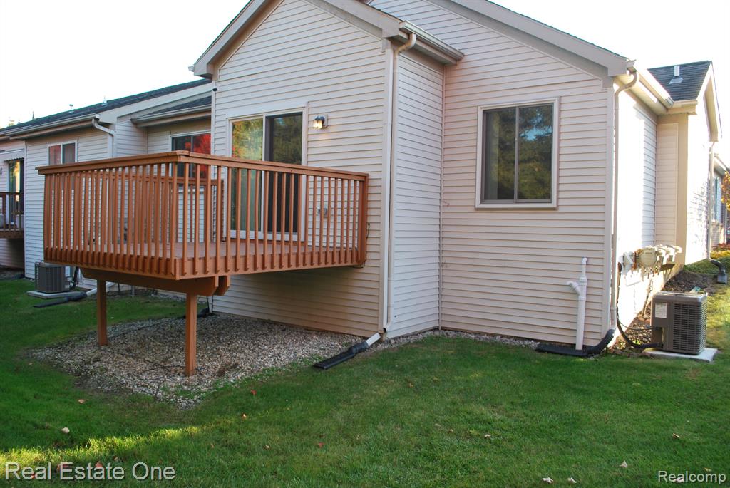 697 RAVENCREST Lane, 5, Westland, MI — Photo 40