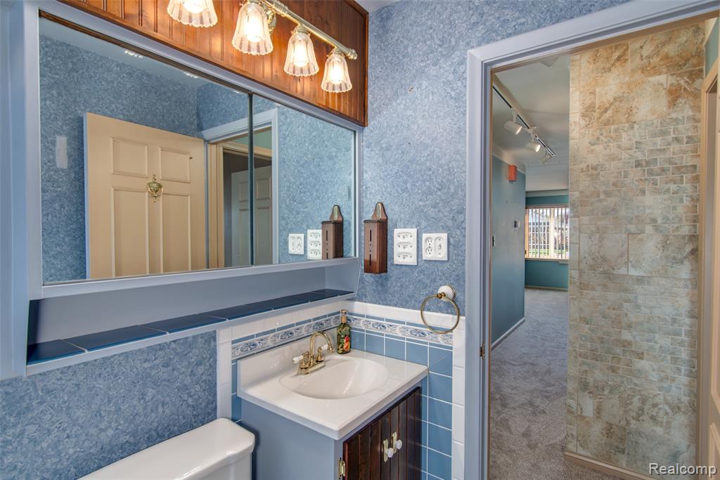 18552 Hinton Street, Riverview, MI 48193 — Photo 20