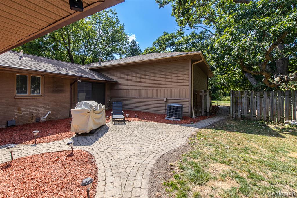 73 Nevada Avenue, Rochester Hills, MI 48309 — Photo 52