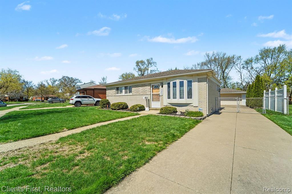 22952 Tuck Road, Farmington, MI 48336 — Photo 4