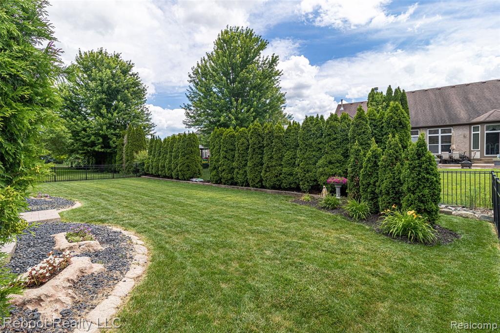 21294 Ascot Drive, Macomb, MI 48044 — Photo 6