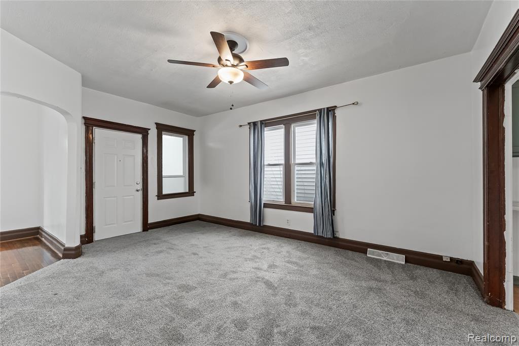 5808 McClellan Street, Detroit, MI 48213 — Photo 4