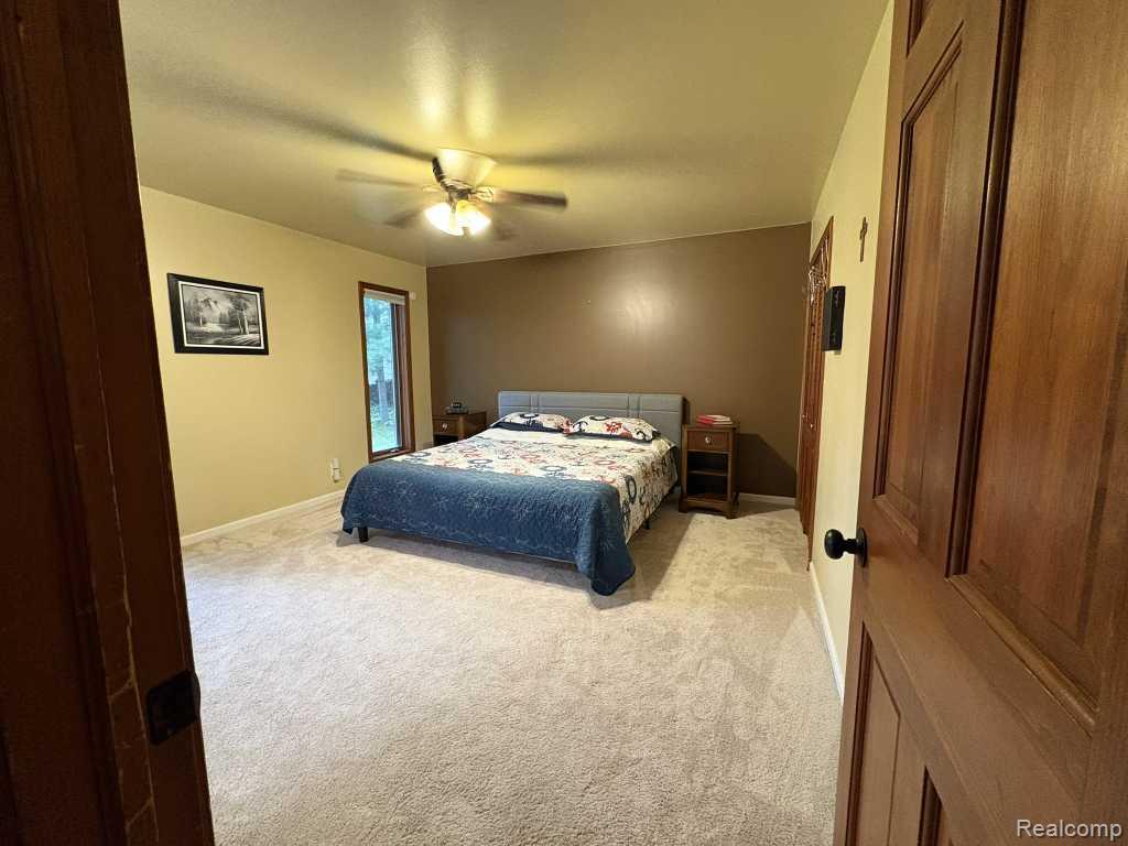 9038 Twin Oaks Court, Flushing, MI 48433 — Photo 13