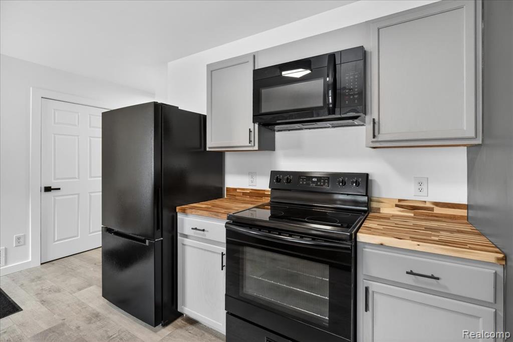 48 Broadway St., Suite D, Oxford, MI 48371 — Photo 9