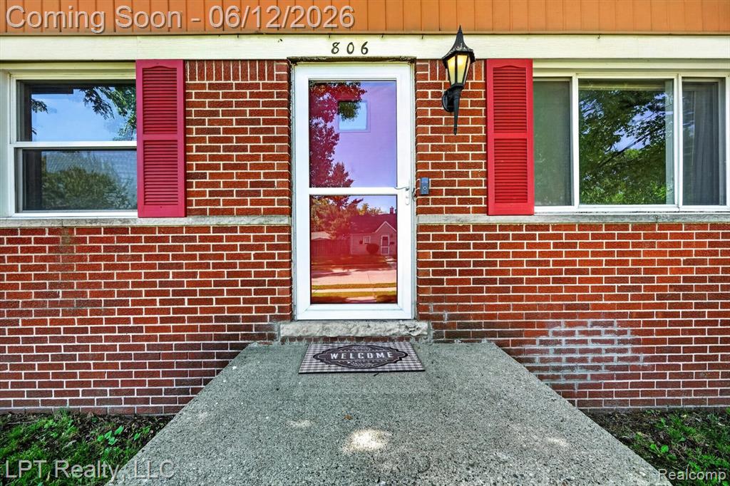806 E Barrett Avenue, Madison Heights, MI 48071 — Photo 4