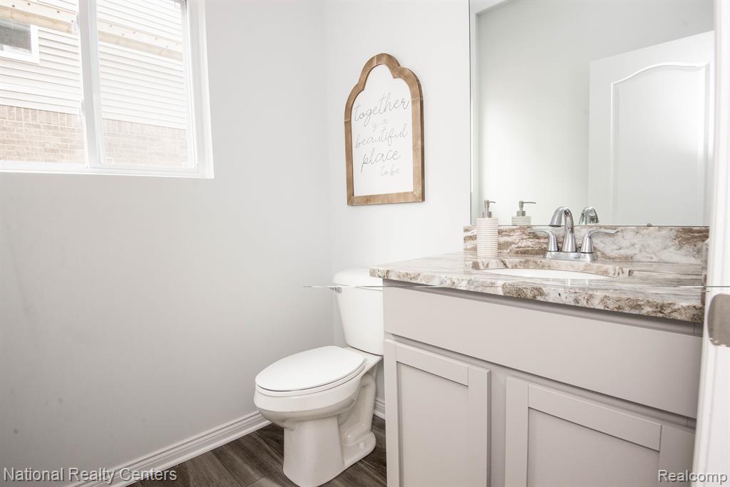 10465 Valley Drive, Goodrich Vlg, MI — Photo 17
