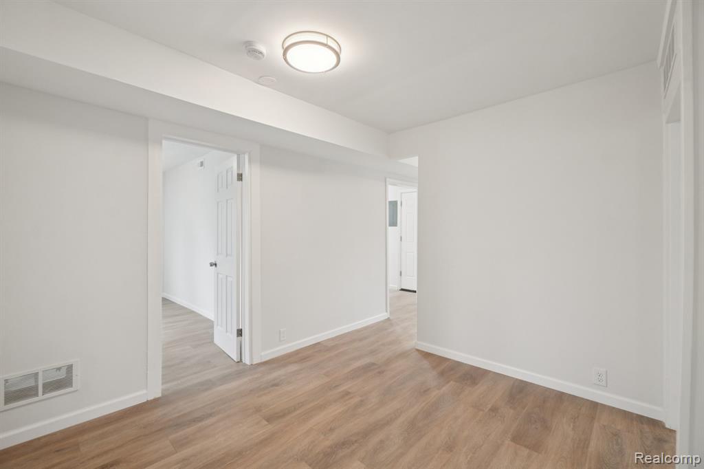 8619 Lozier Avenue, Warren, MI 48089 — Photo 10