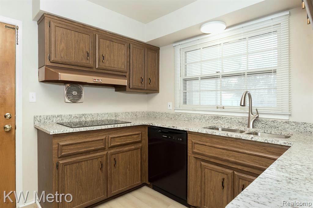 6603 TIMBER RIDGE Drive, Bloomfield Hills, MI 48301 — Photo 11