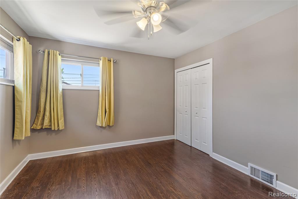 8131 Marian Street, Warren, MI 48093 — Photo 16
