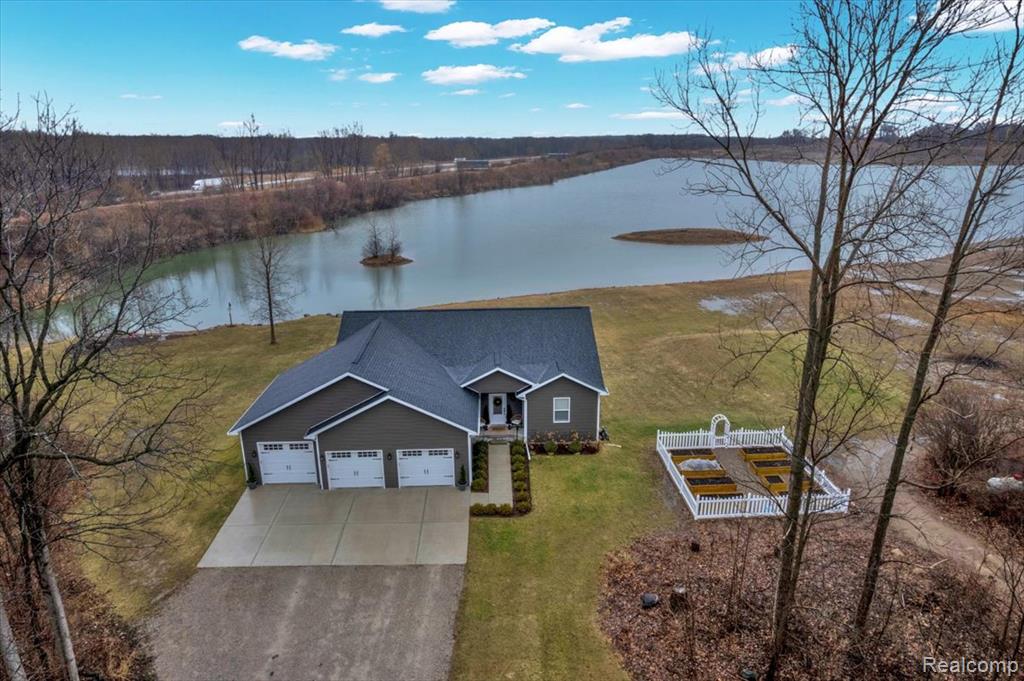 1881 S Lake George Road, Attica, MI 48412