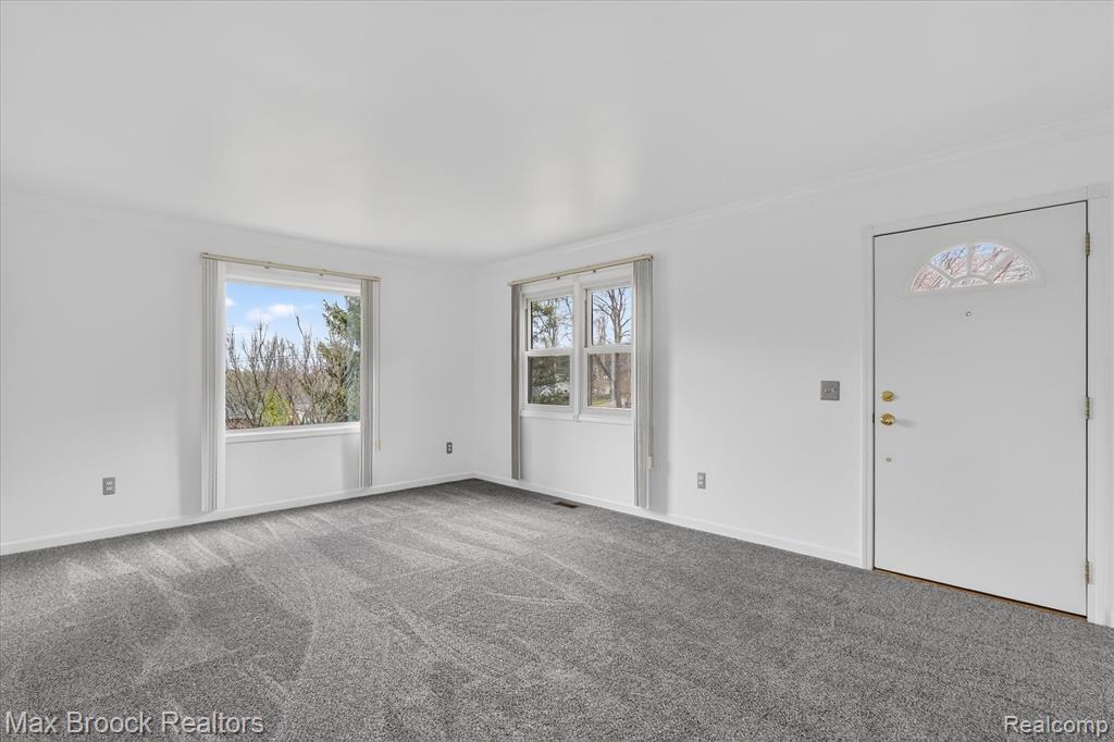 5001 Sylvanview Drive, Clarkston, MI 48348 — Photo 5