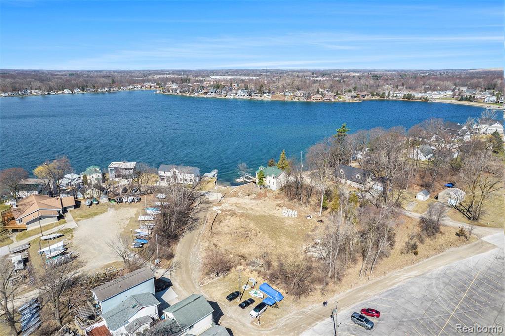 2294 Sonora Drive, Fenton, MI 48430 — Photo 11