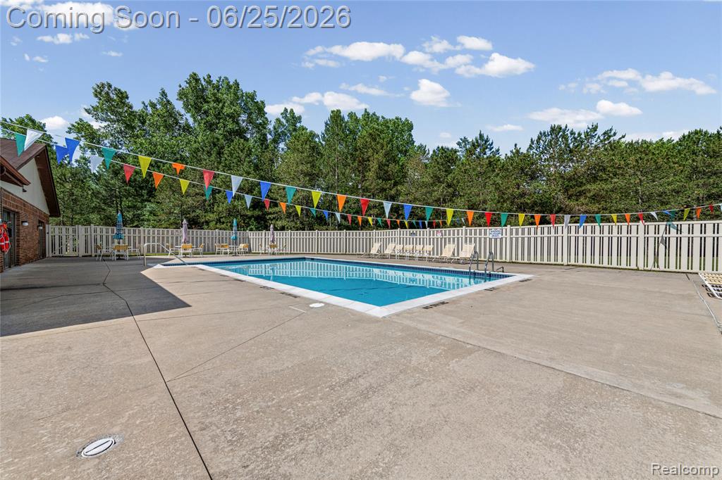33693 Pondview Circle, Livonia, MI 48152 — Photo 23