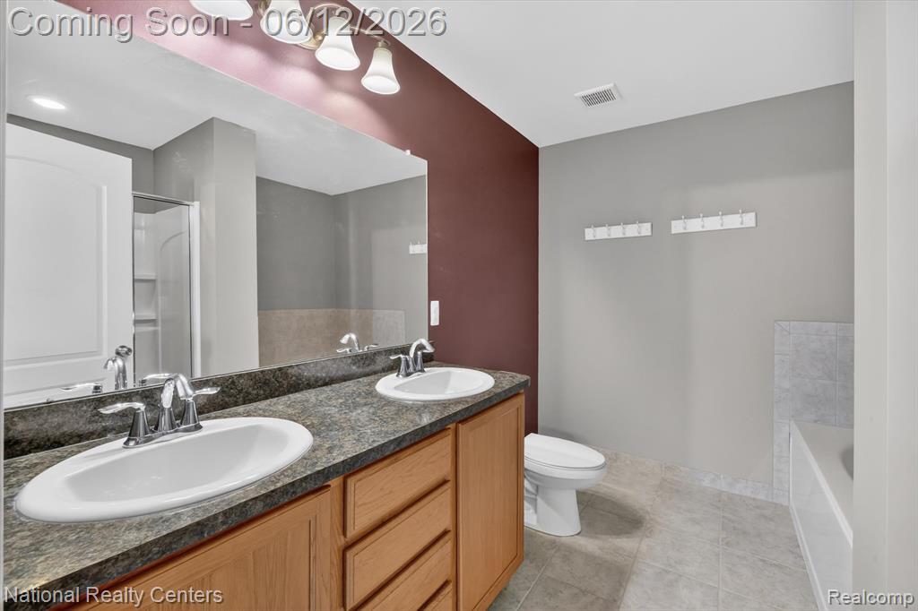 59697 TWIN PINES Drive, New Hudson, MI 48165 — Photo 21
