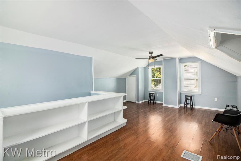 9577 Minock, Detroit, MI 48228 — Photo 11