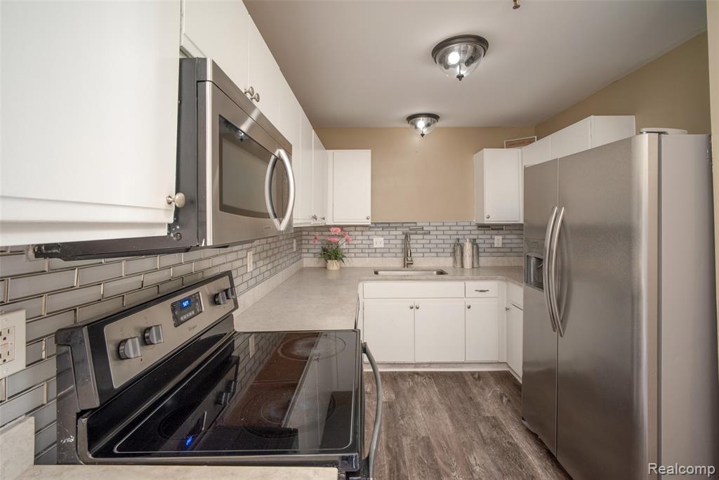 15650 Stone Crossing Drive, Southfield, MI 48075 — Photo 9