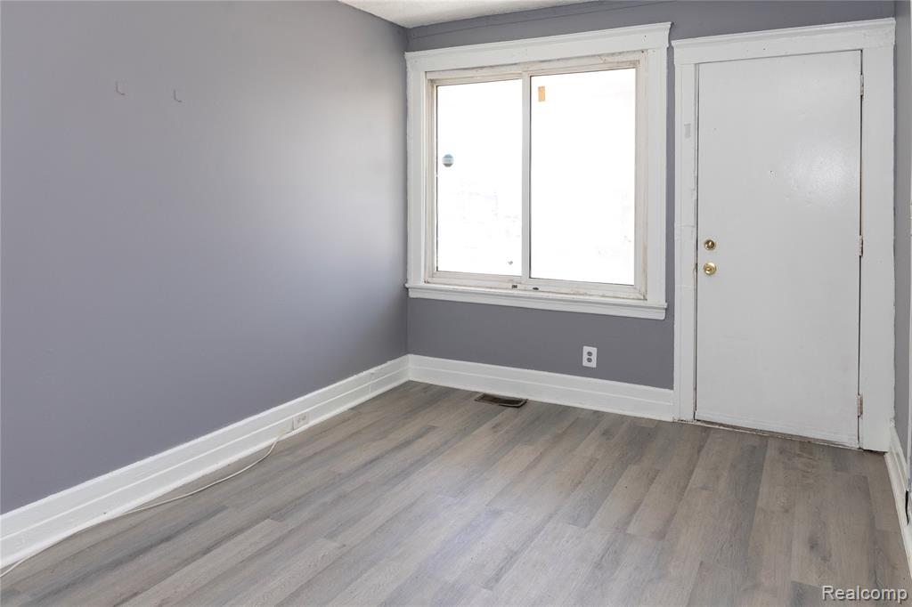 2441 Holbrook Street, Hamtramck, MI 48212 — Photo 11