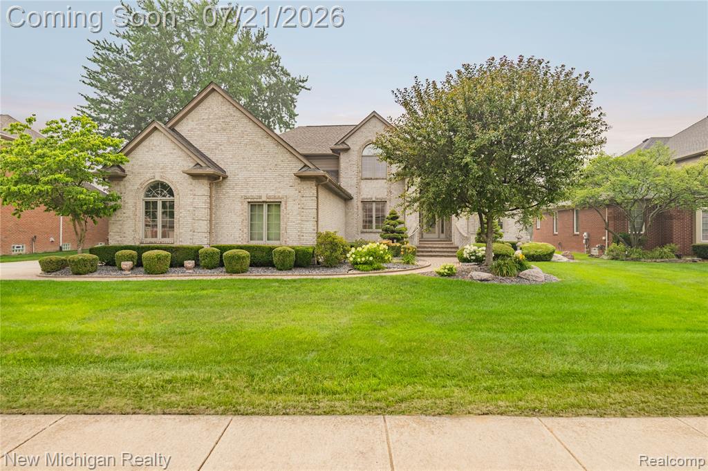 49787 Lakebridge Drive, Utica, MI 48315