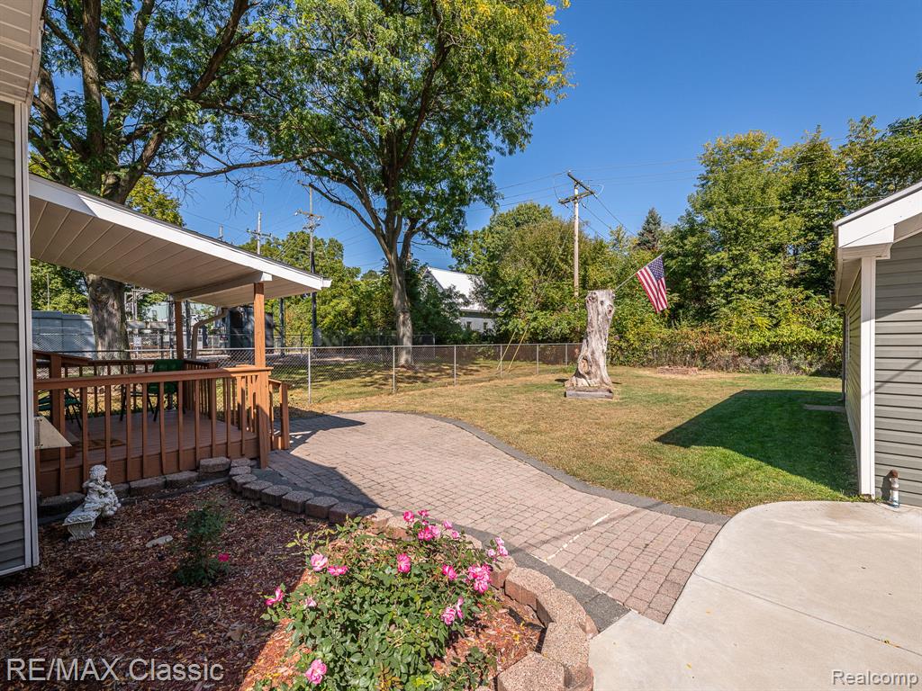 9156 Elizabeth Street, Whitmore Lake, MI 48189 — Photo 21