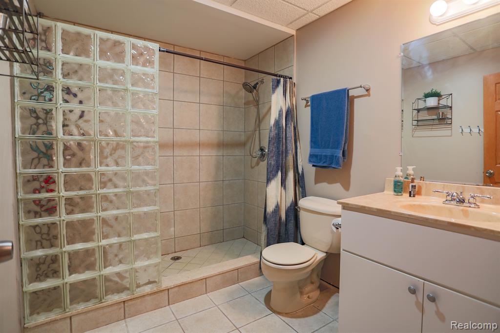 7058 OLDE FARM Trail, Almont, MI 48003 — Photo 43