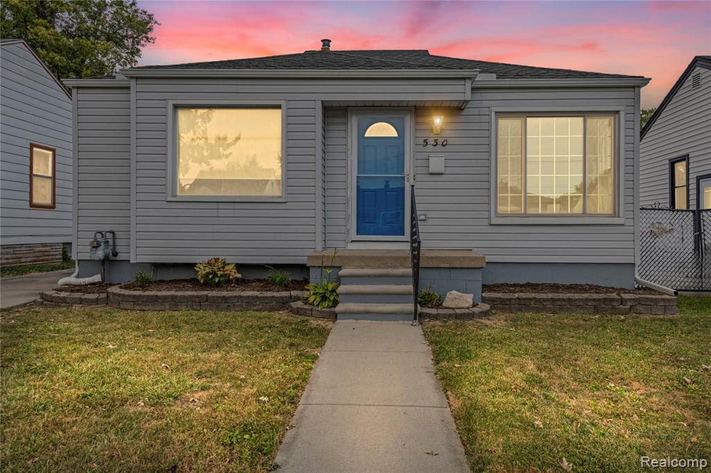 530 Mayflower Avenue, Lincoln Park, MI 48146 — front exterior