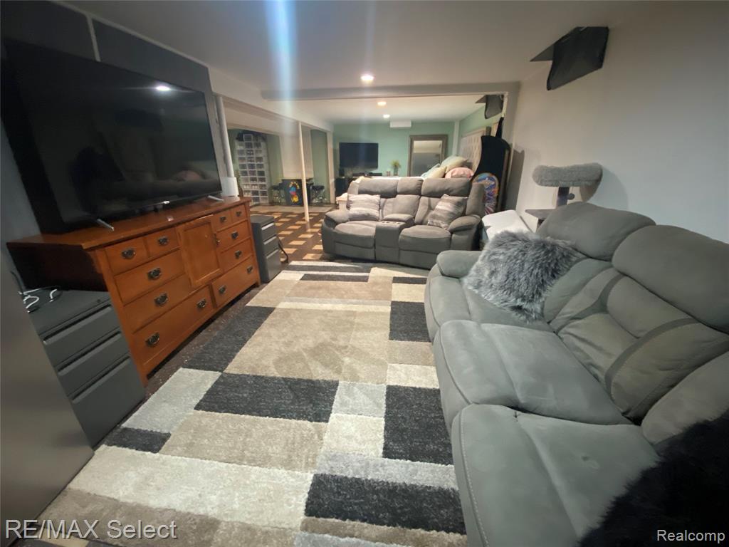 818 McKeighan Avenue, Flint, MI 48507 — Photo 29
