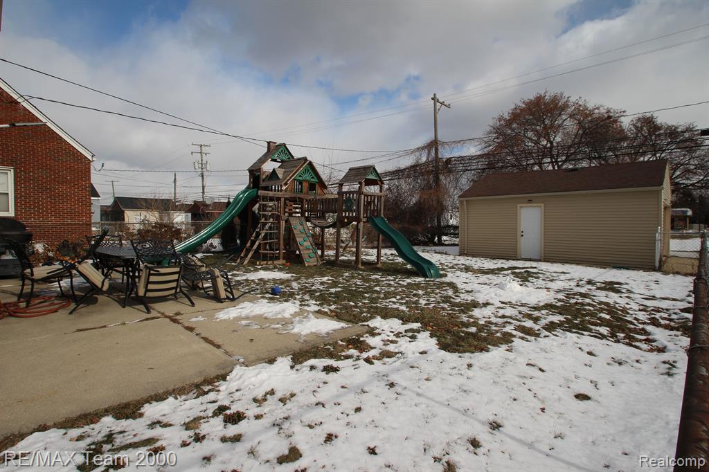 6000 ORCHARD Avenue, Dearborn, MI 48126 — Photo 21