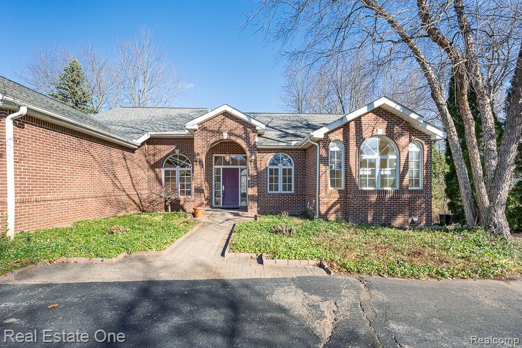 5181 Stonehenge Drive, Rochester, MI 48306 — front exterior