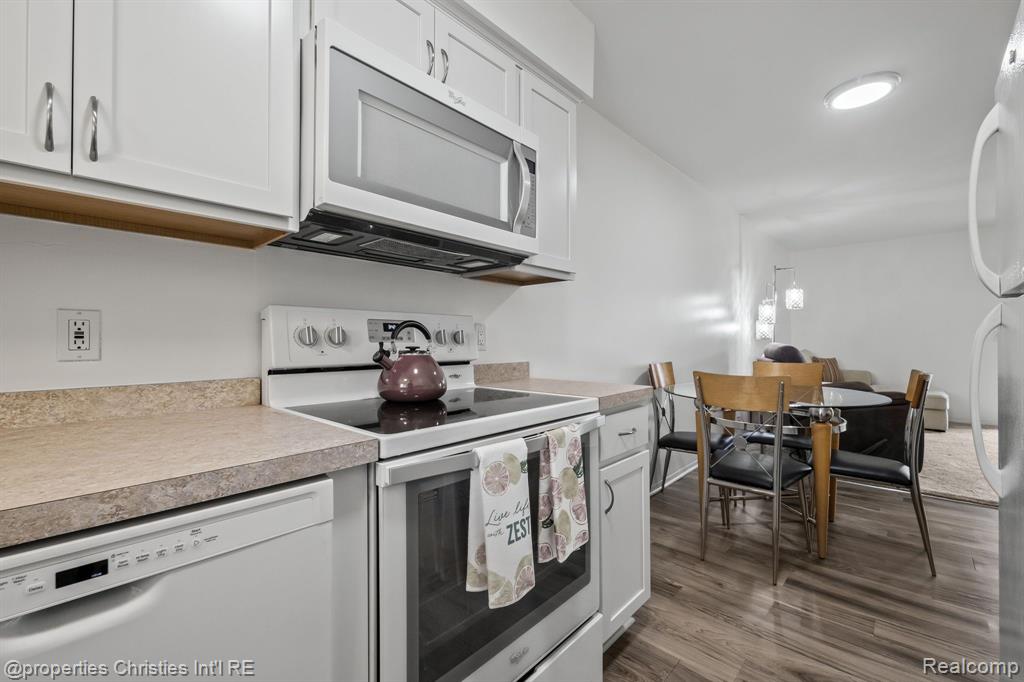 23414 Middlebelt Road, Farmington Hills, MI 48336 — Photo 10