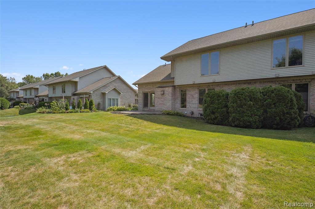 628 Olde Ivy Lane, Howell, MI 48843 — Photo 27