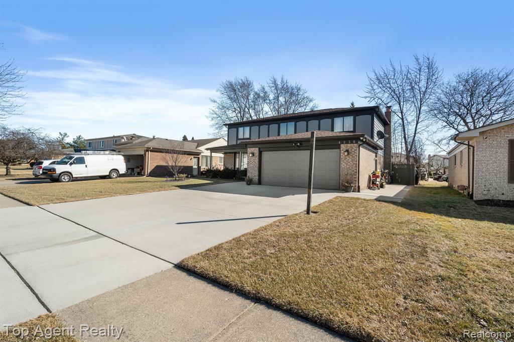 4238 GLOUCESTER Drive, Sterling Heights, MI 48310 — Photo 40