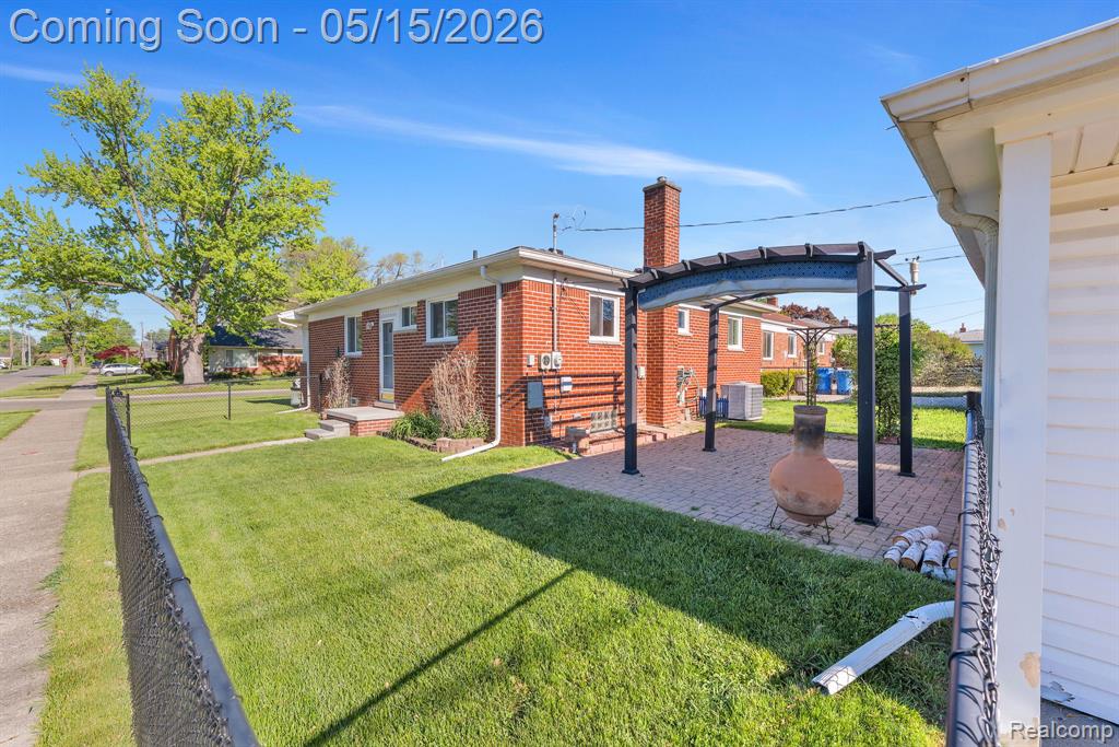 8610 N Evangeline Street, Dearborn Heights, MI 48127 — Photo 11