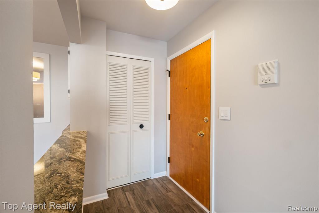8353 Kennedy Circle, Warren, MI 48093 — Photo 8