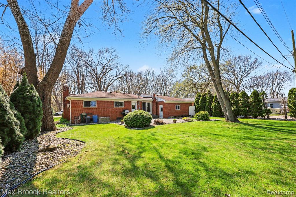33711 Schneider Road, Chesterfield, MI 48047 — Photo 21