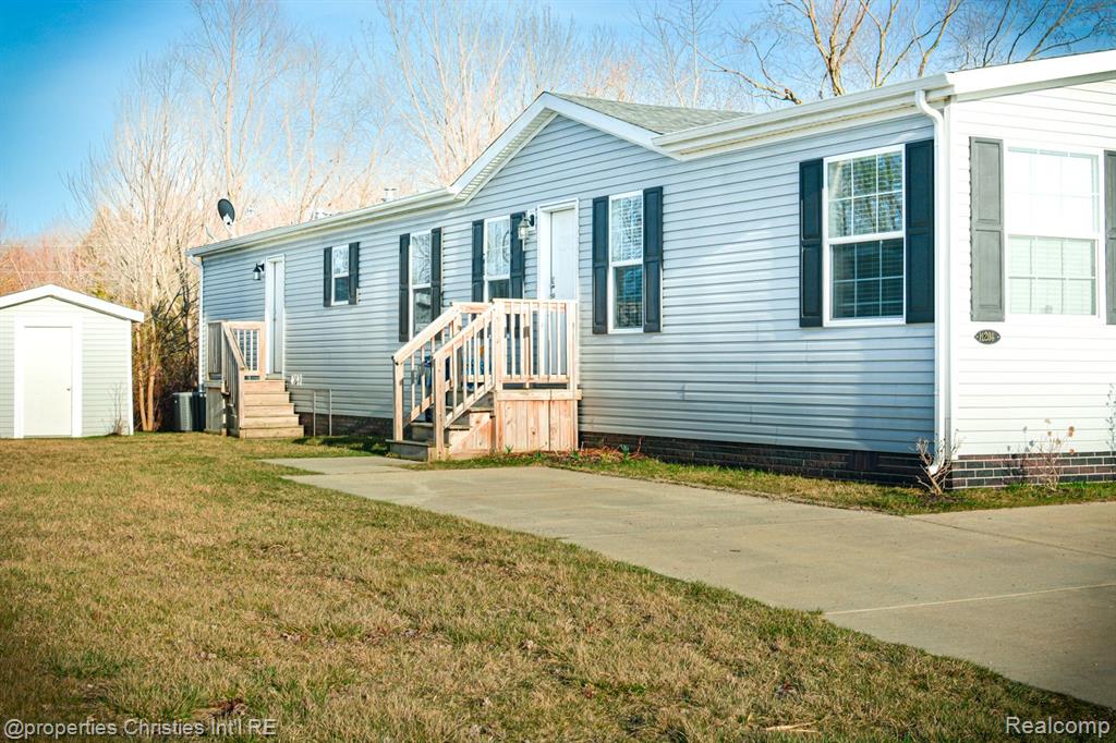 11201 SPRING ARBOR, South Lyon, MI 48178 — Photo 2