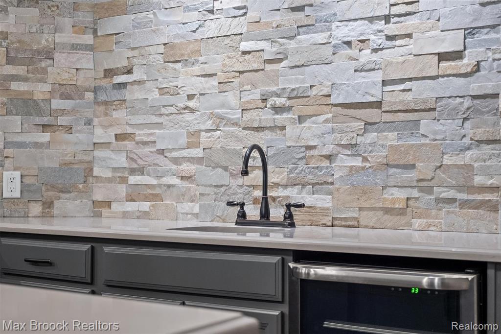 398 Shrewsbury Drive, Clarkston, MI 48348 — Photo 68