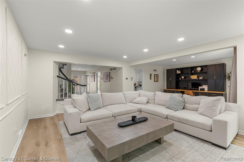 5 Timberlane Court, Dearborn, MI 48126 — Photo 21