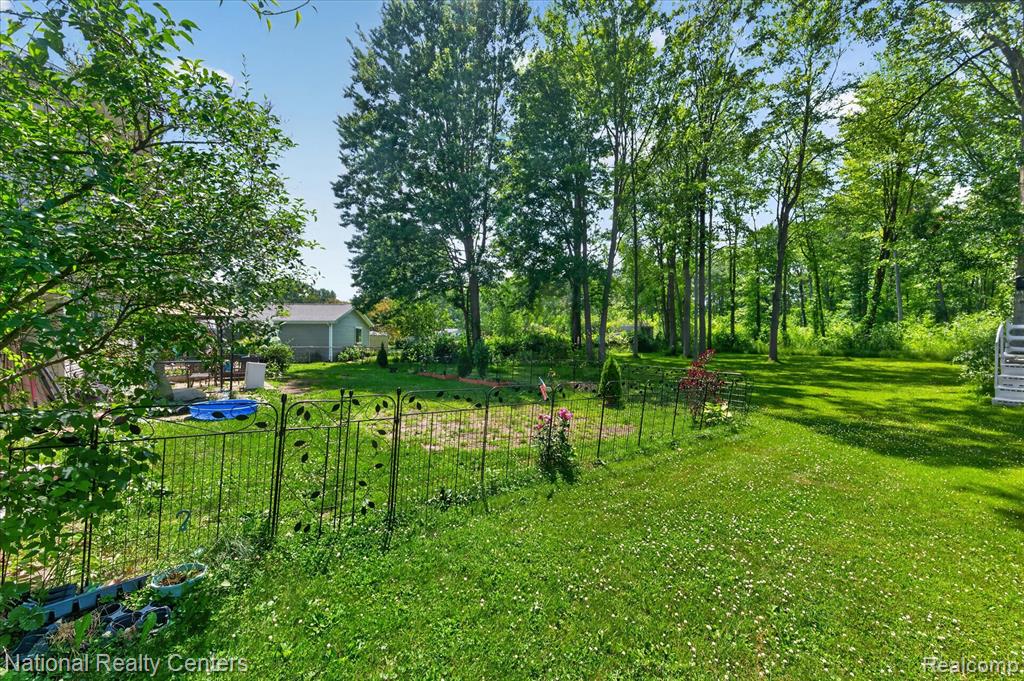 9472 Lakepointe Boulevard, Clay, MI 48001 — Photo 36
