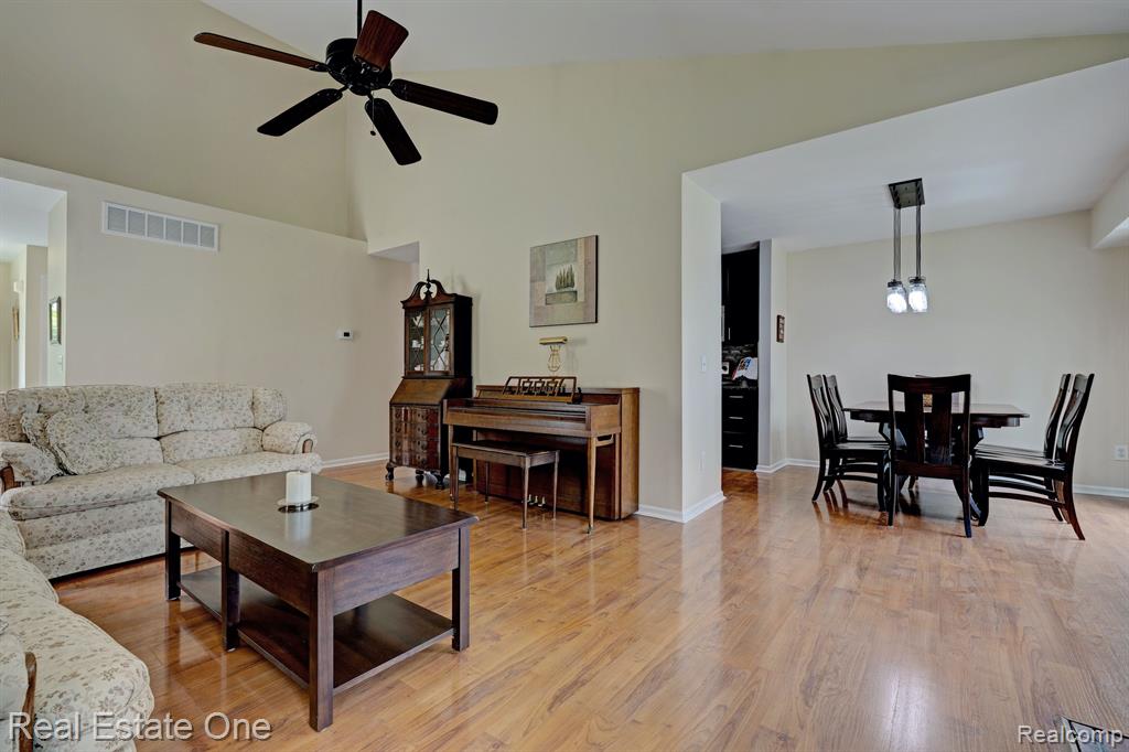 6501 CLUB E, 8, Grand Blanc, MI 48439 — Photo 14